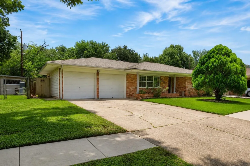 1313 Plymouth Street Pasadena, TX 77502