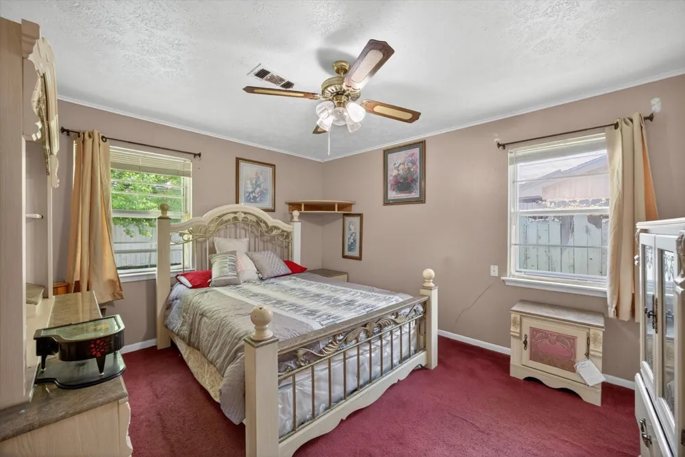 1313 Plymouth Street Pasadena, TX 77502