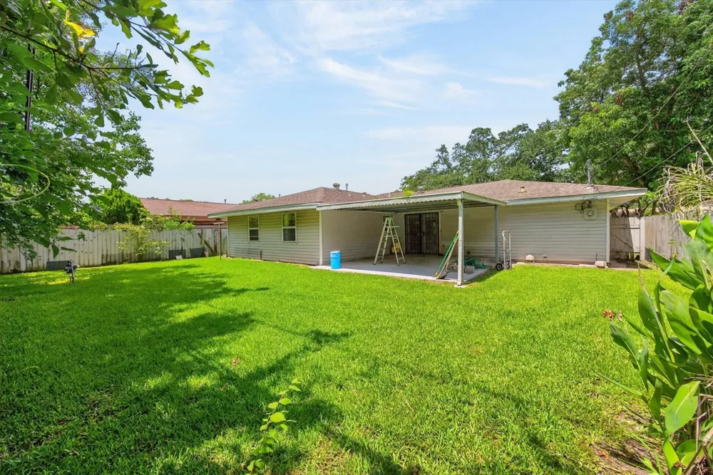 1313 Plymouth Street Pasadena, TX 77502