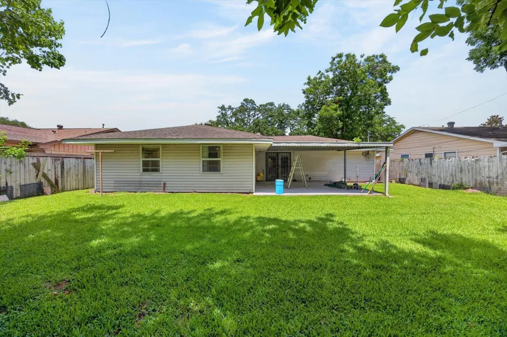 1313 Plymouth Street Pasadena, TX 77502