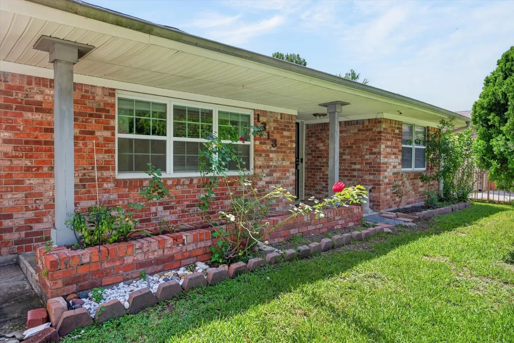1313 Plymouth Street Pasadena, TX 77502