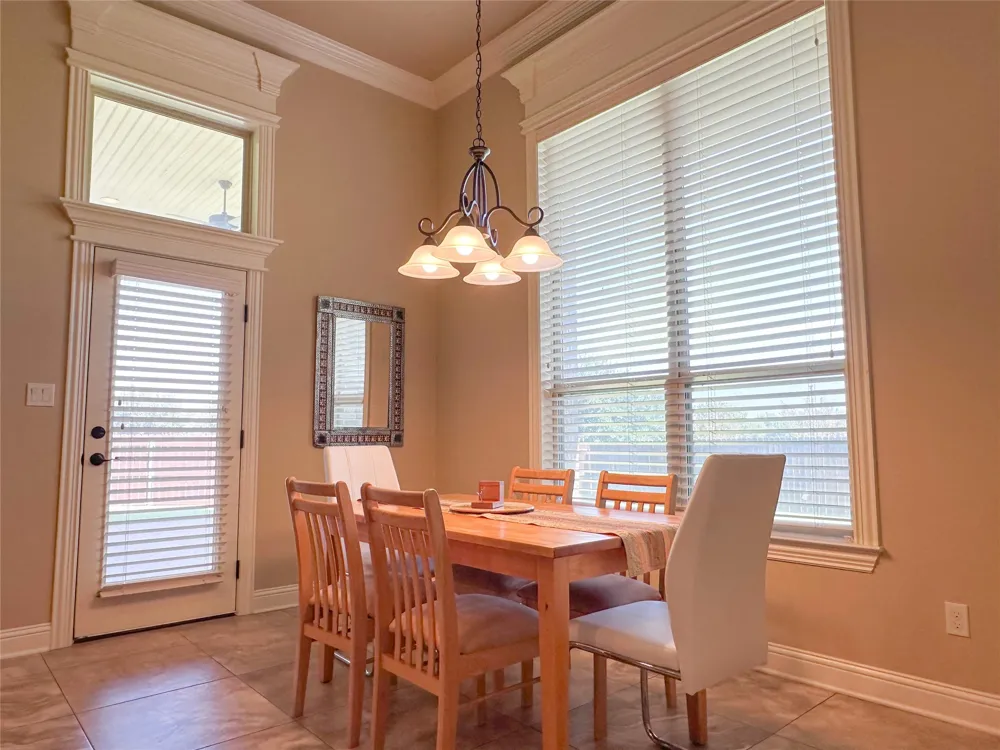 1100 Wessex Drive Woodway, TX 76712