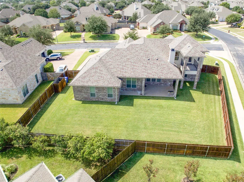 1100 Wessex Drive Woodway, TX 76712