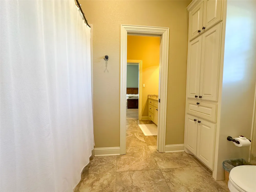 1100 Wessex Drive Woodway, TX 76712