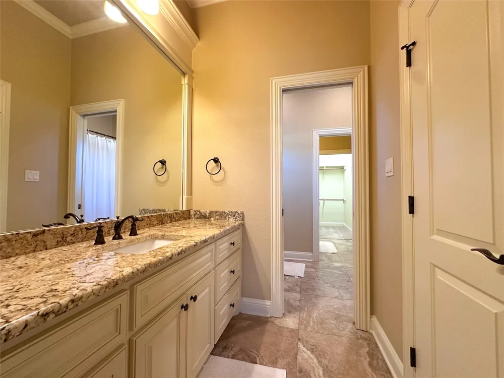 1100 Wessex Drive Woodway, TX 76712