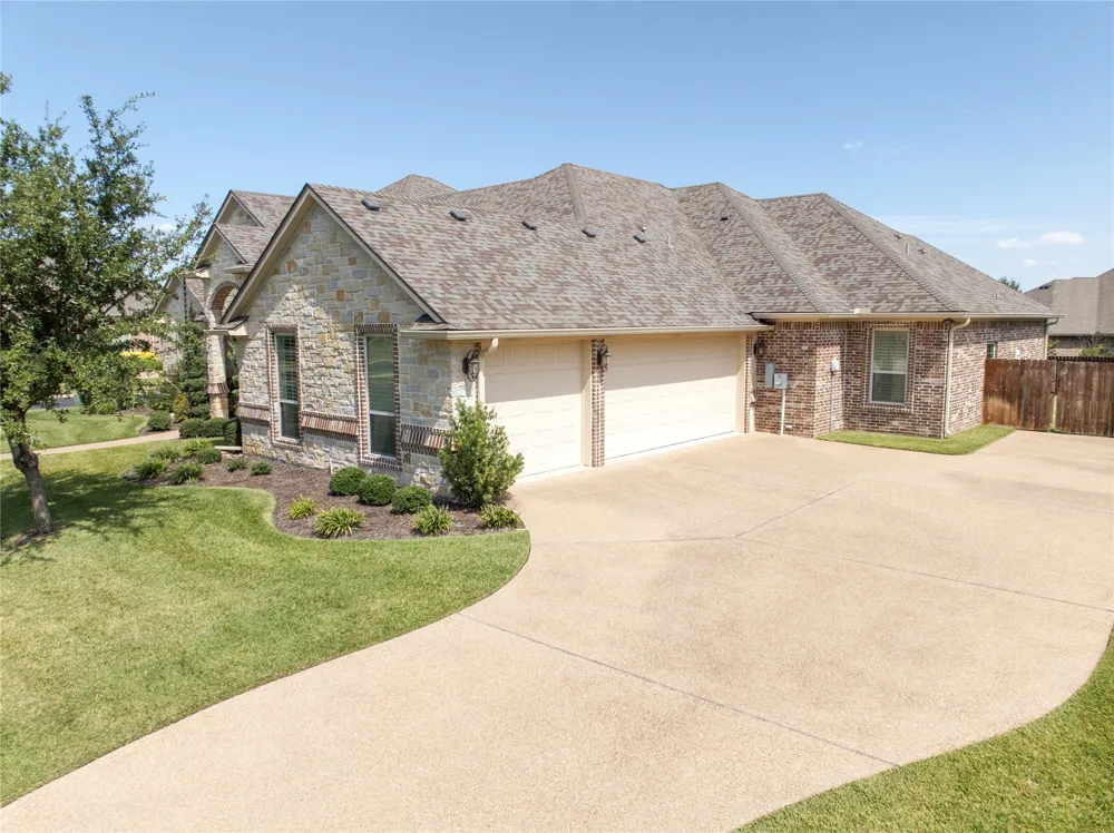 1100 Wessex Drive Woodway, TX 76712