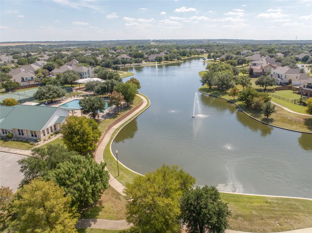 1100 Wessex Drive Woodway, TX 76712