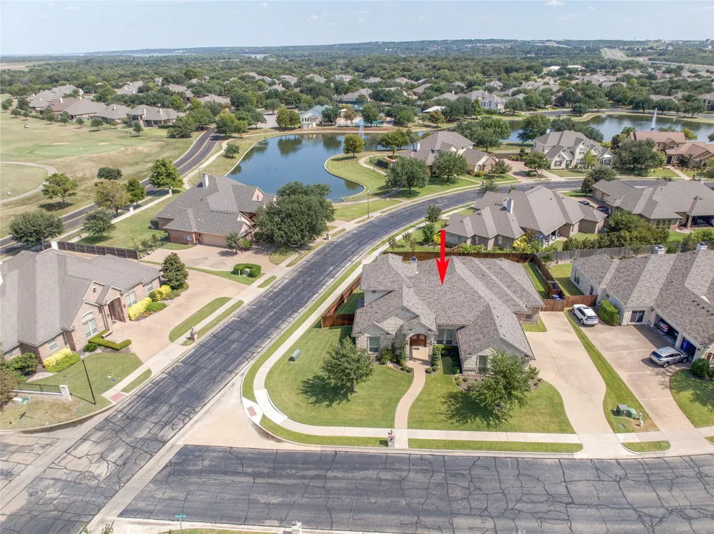1100 Wessex Drive Woodway, TX 76712