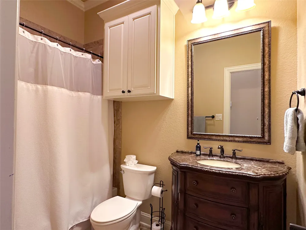 1100 Wessex Drive Woodway, TX 76712