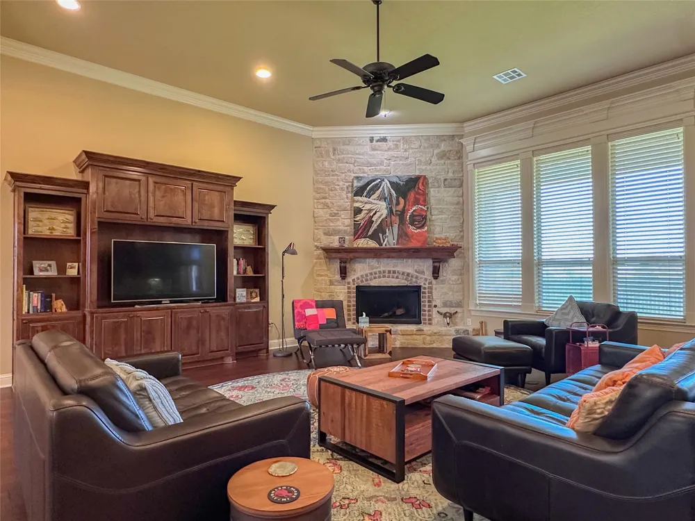 1100 Wessex Drive Woodway, TX 76712