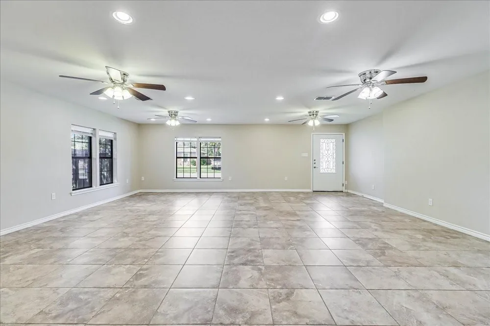 2111 E Lott Avenue Kingsville, TX 78363