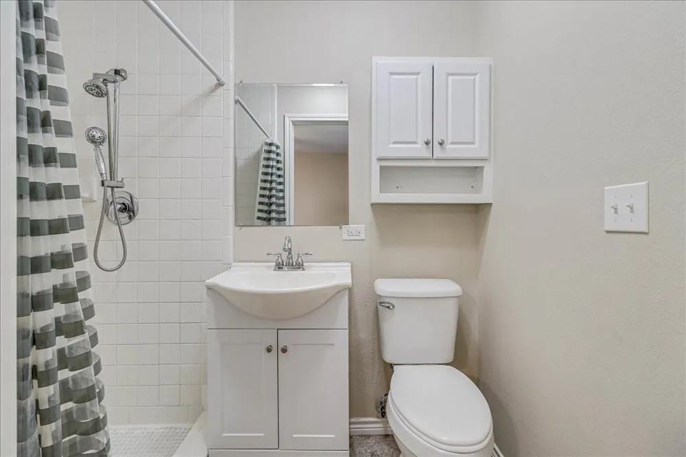 2111 E Lott Avenue Kingsville, TX 78363