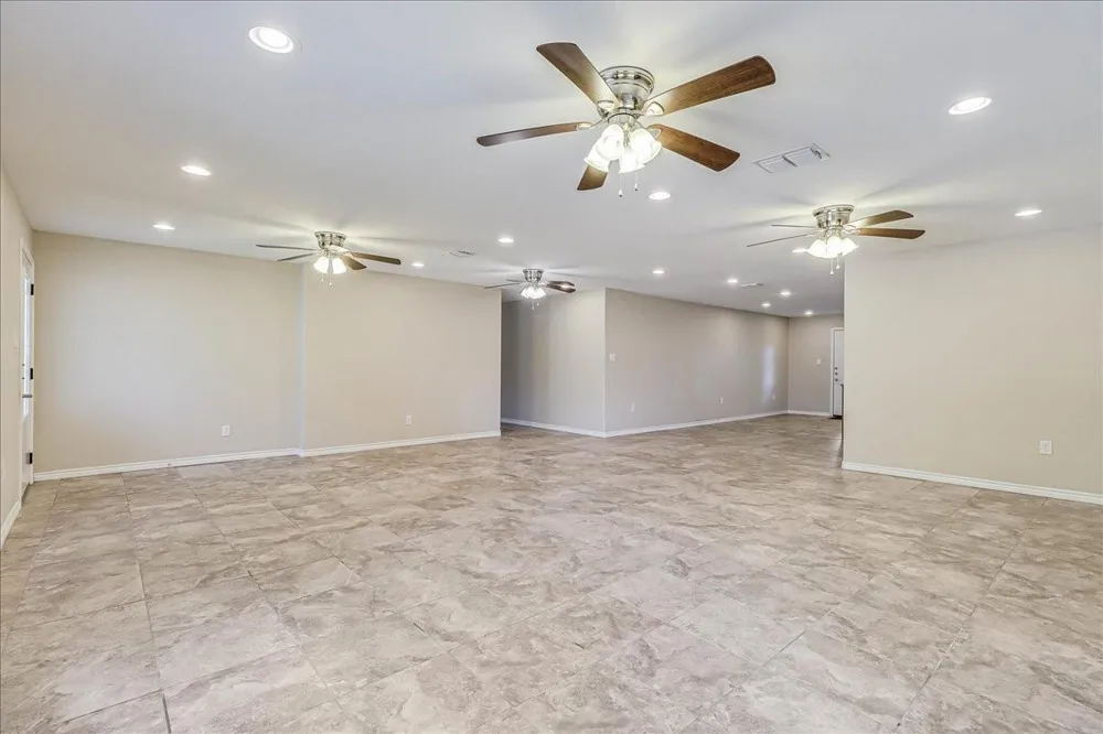 2111 E Lott Avenue Kingsville, TX 78363