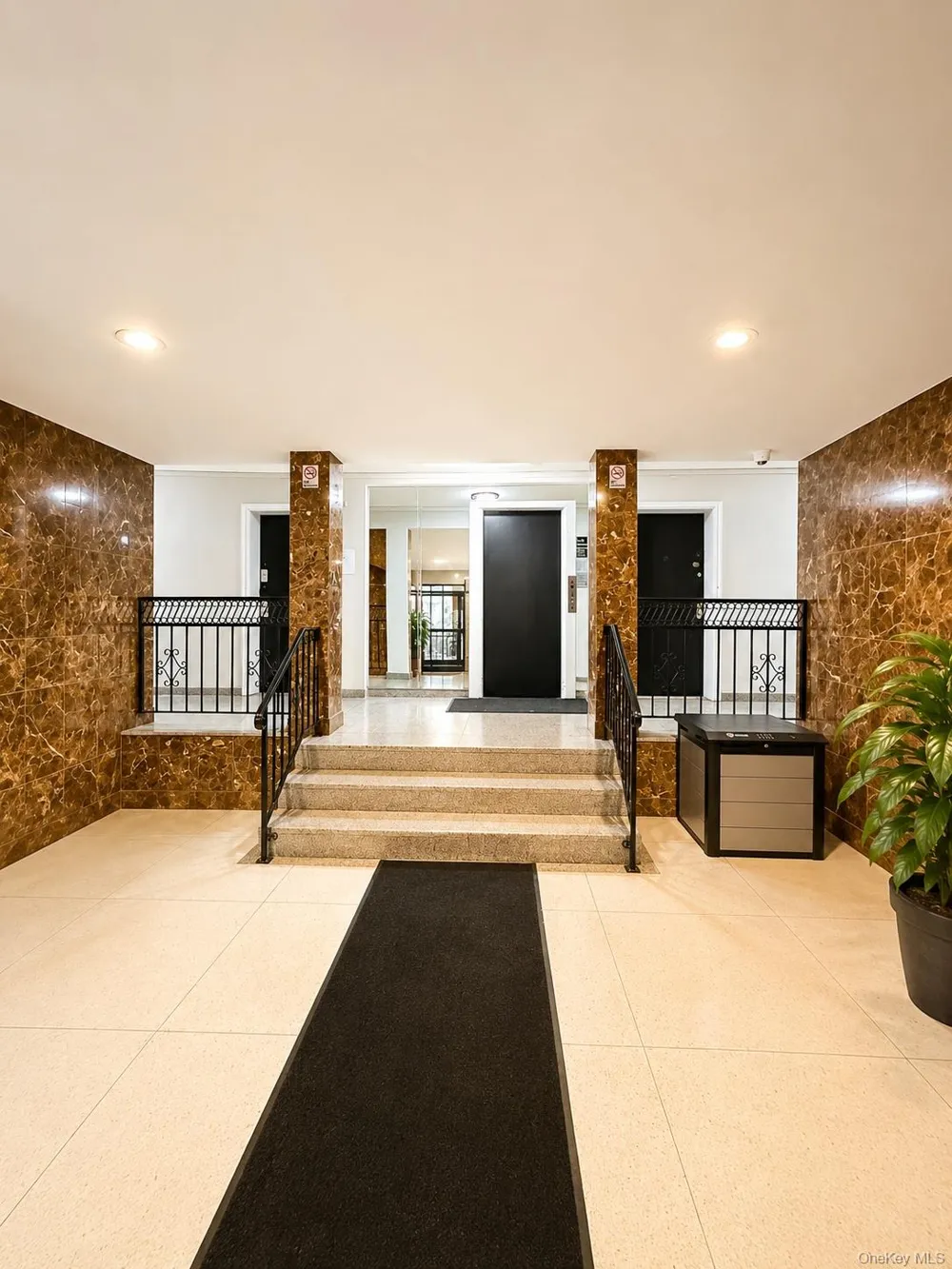 131-11 kew gardens Road #4H Richmond Hill, NY 11418
