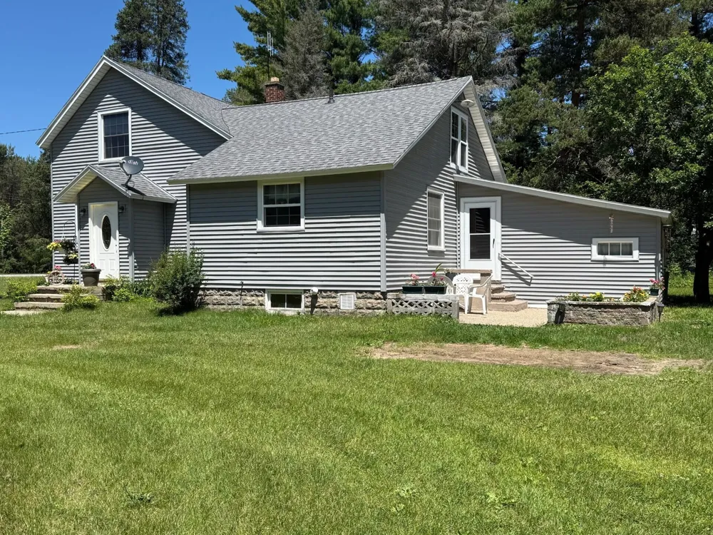 9748 US 31 Free Soil, MI 49411