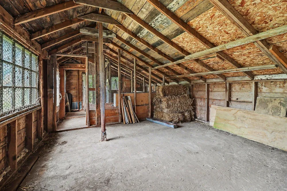 9748 US 31 Free Soil, MI 49411
