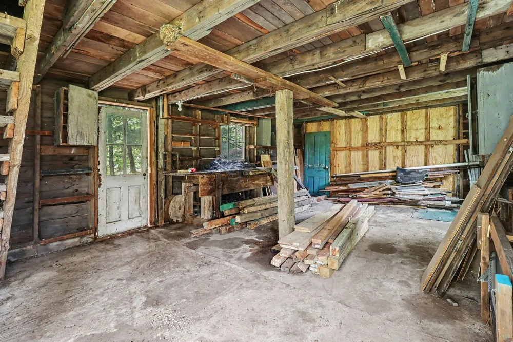 9748 US 31 Free Soil, MI 49411