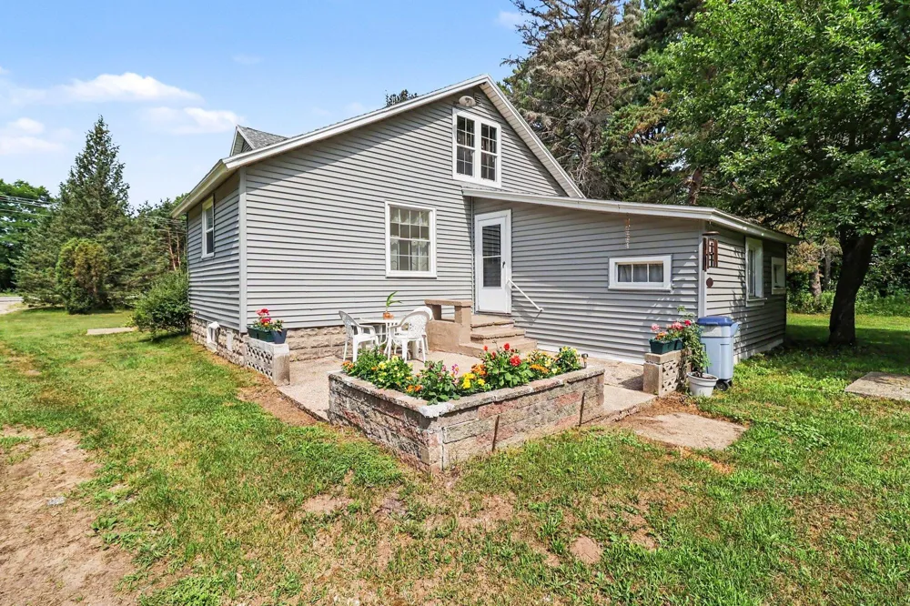 9748 US 31 Free Soil, MI 49411