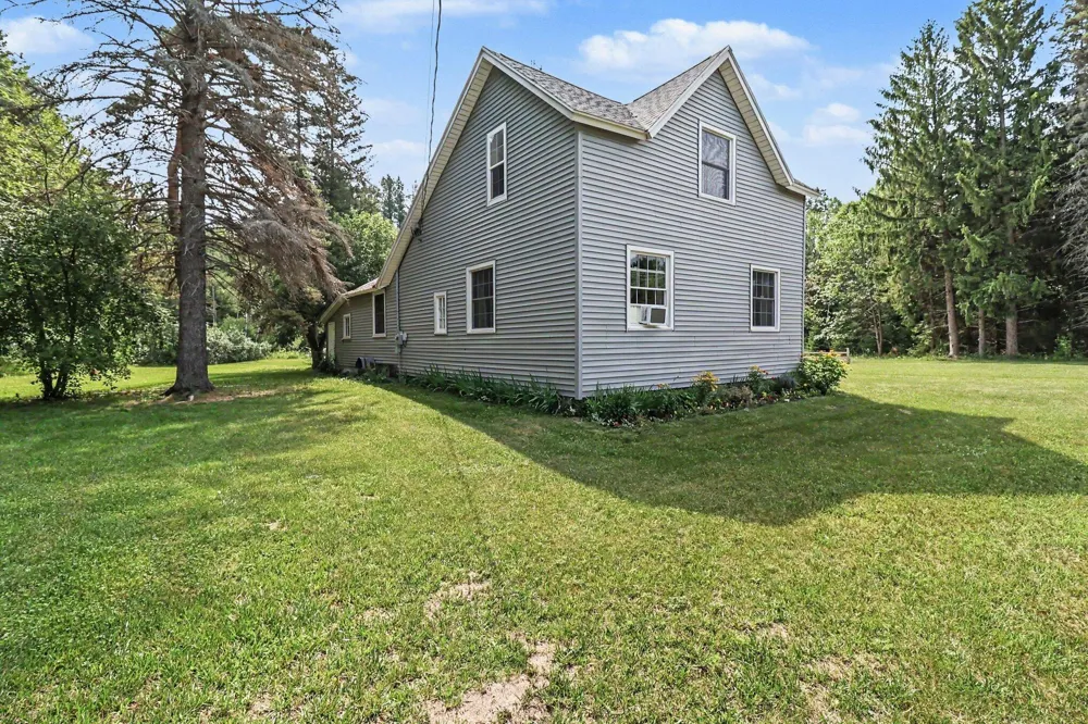 9748 US 31 Free Soil, MI 49411