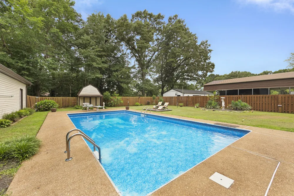 14 Hummingbird Cv Jackson, TN 38305