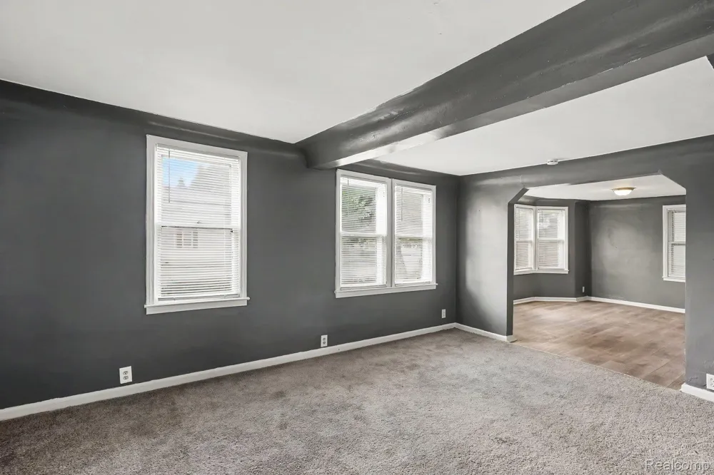 21716 LAKEVIEW STREET St Clair Shores City, MI 48080