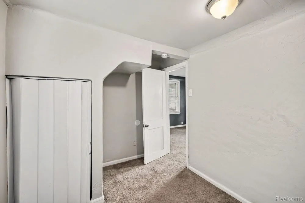 21716 LAKEVIEW STREET St Clair Shores City, MI 48080