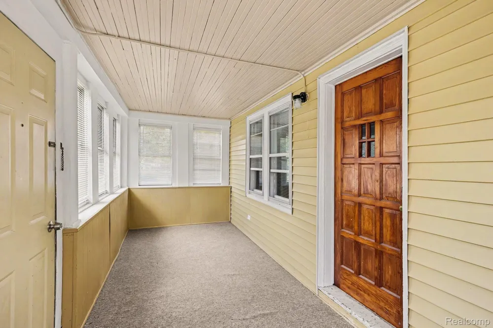 21716 LAKEVIEW STREET St Clair Shores City, MI 48080
