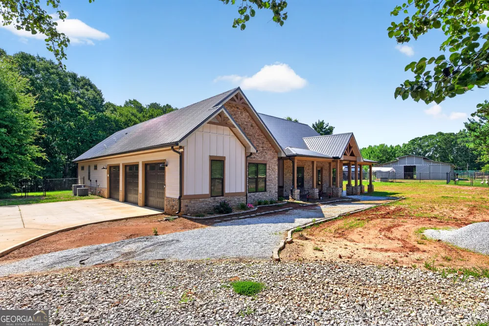 289 Maple DR Williamson, GA 30292