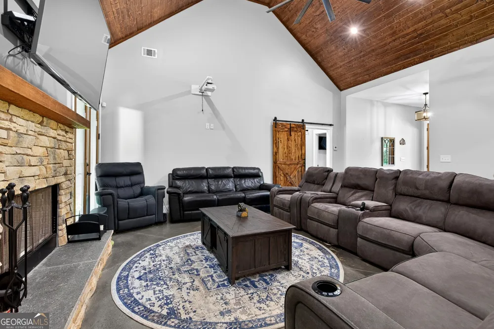 289 Maple DR Williamson, GA 30292