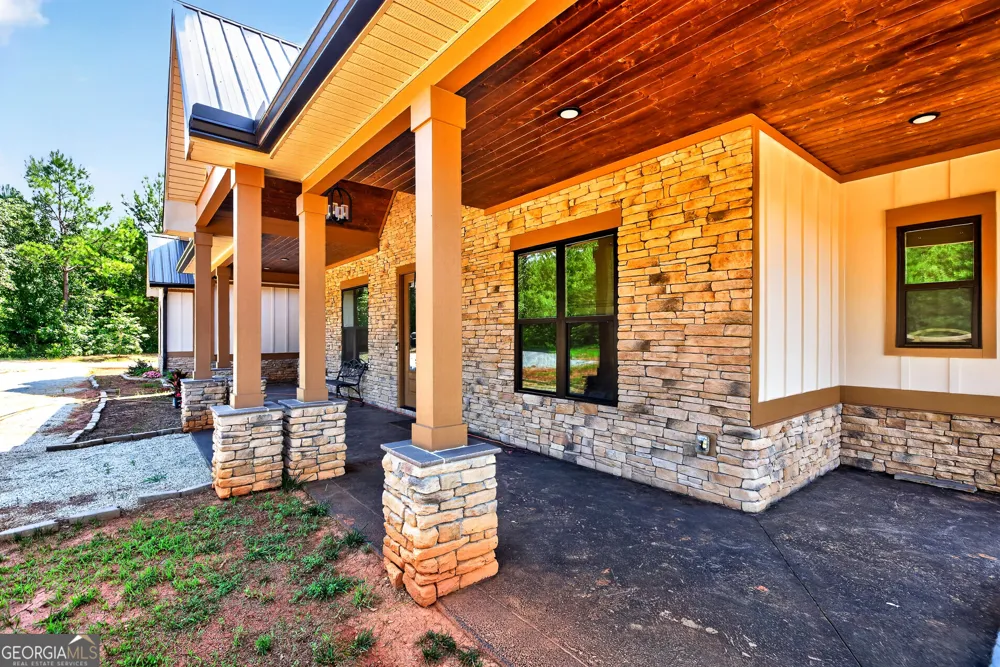289 Maple DR Williamson, GA 30292