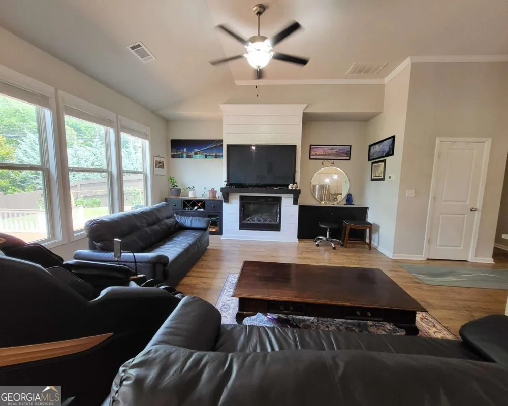 5414 Town Square WAY Flowery Branch, GA 30542