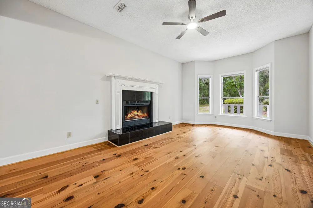 3198 Harrietts Bluff RD Woodbine, GA 31569