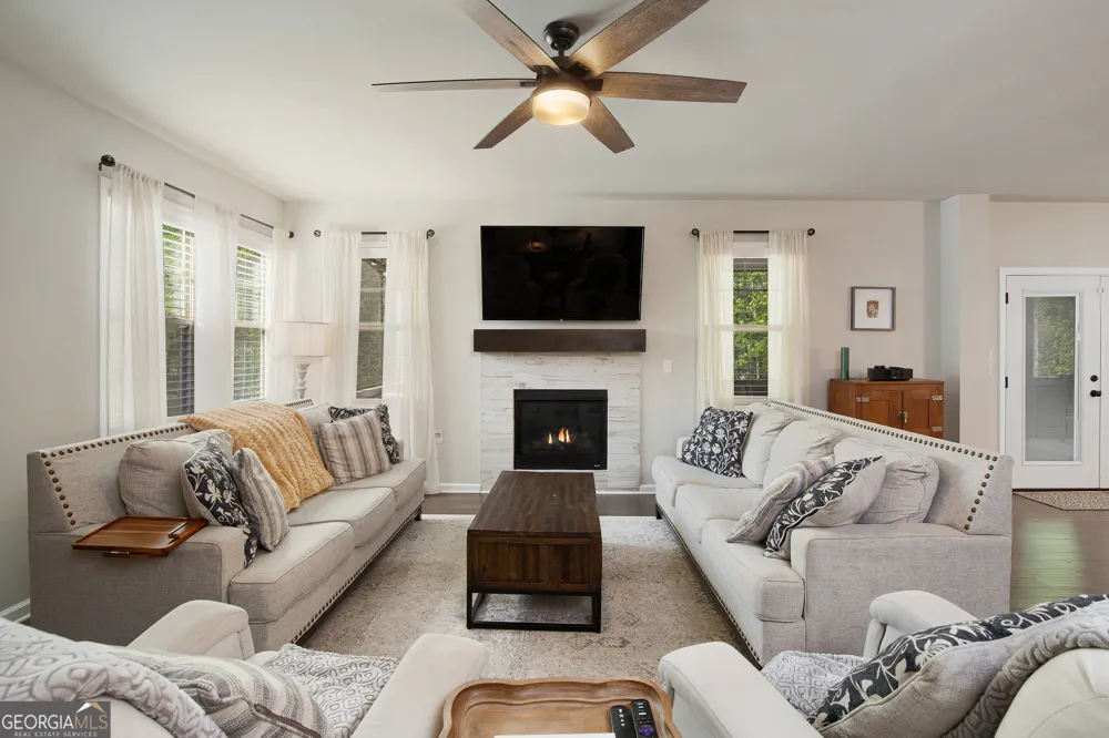 8455 Post Oak LN Gainesville, GA 30506