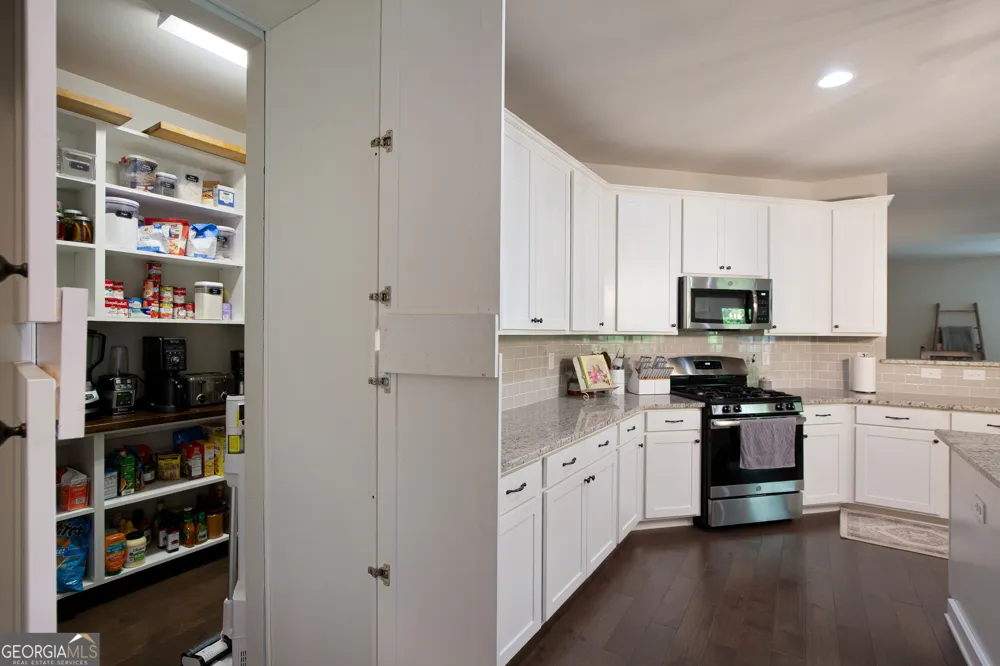 8455 Post Oak LN Gainesville, GA 30506