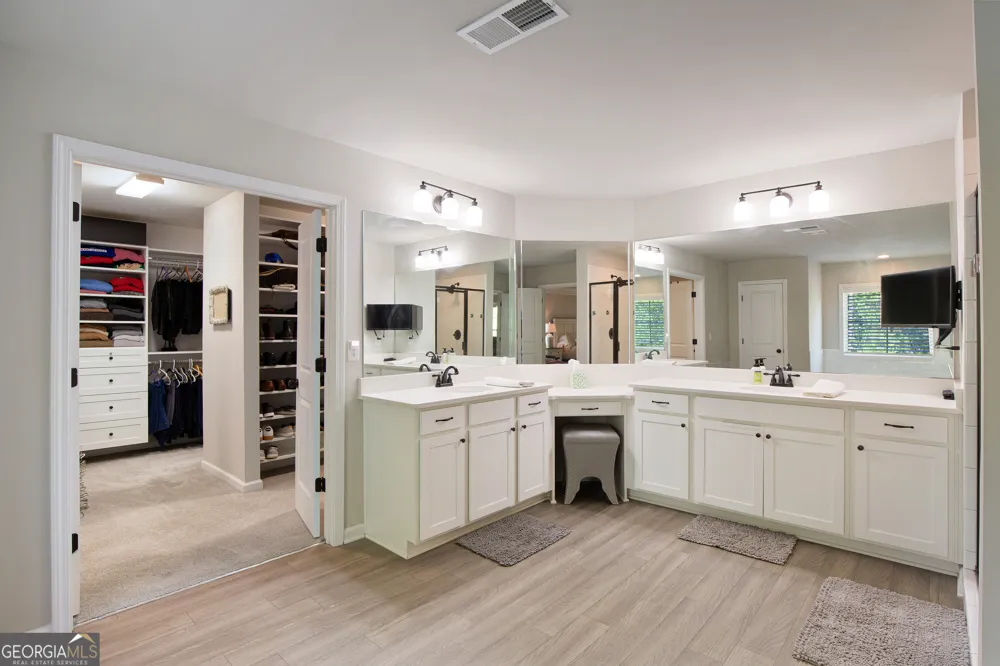 8455 Post Oak LN Gainesville, GA 30506