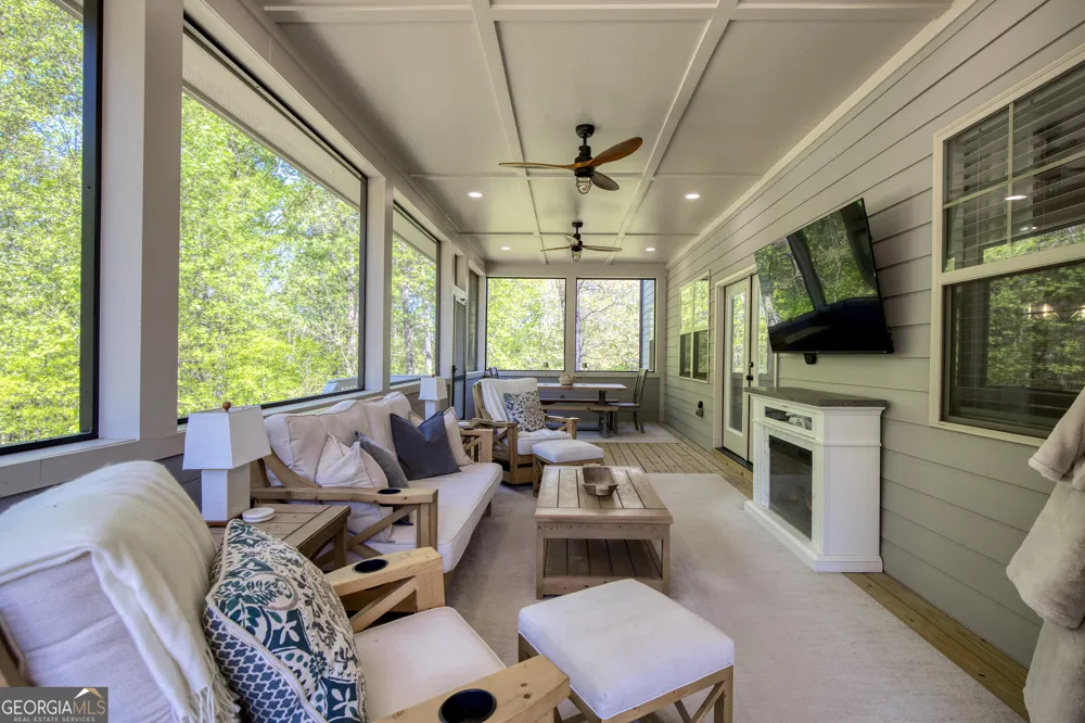 8455 Post Oak LN Gainesville, GA 30506