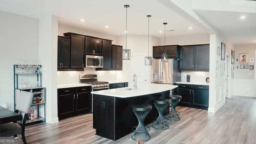 4924 Creekside LN Powder Springs, GA 30127