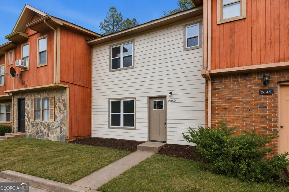 2050 Lenoa LN Austell, GA 30106