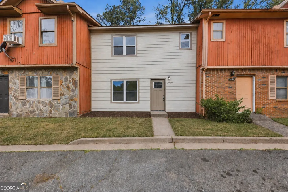 2050 Lenoa LN Austell, GA 30106