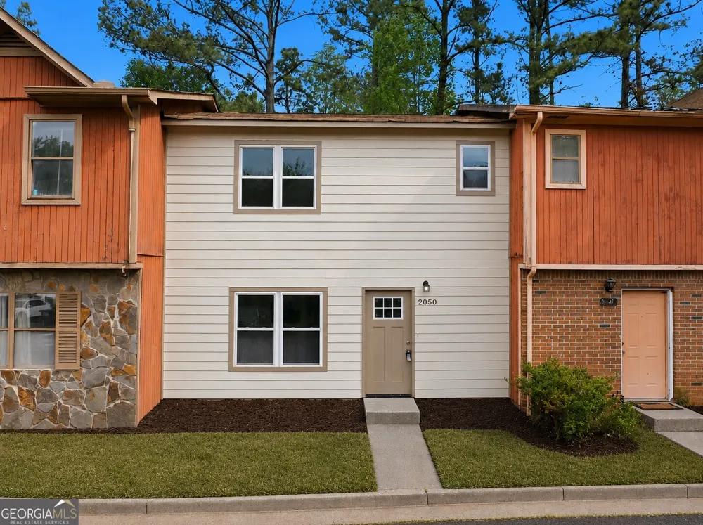 2050 Lenoa LN Austell, GA 30106