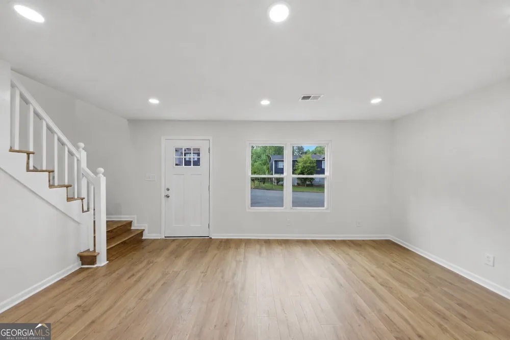2050 Lenoa LN Austell, GA 30106