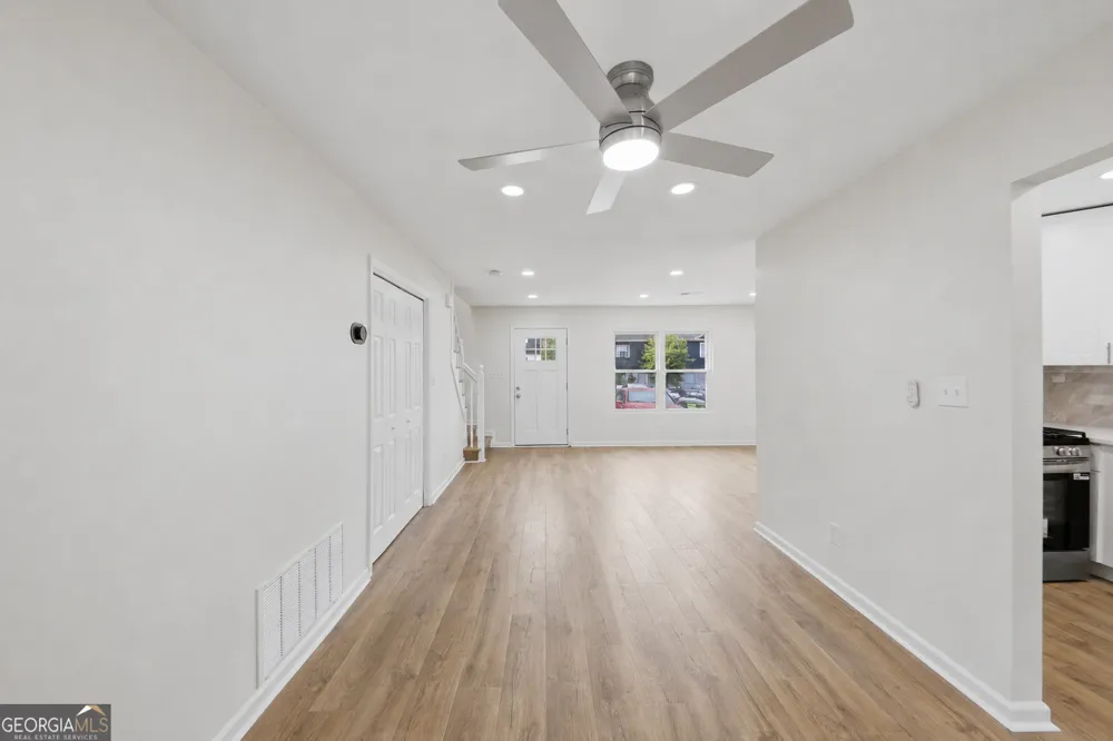2050 Lenoa LN Austell, GA 30106