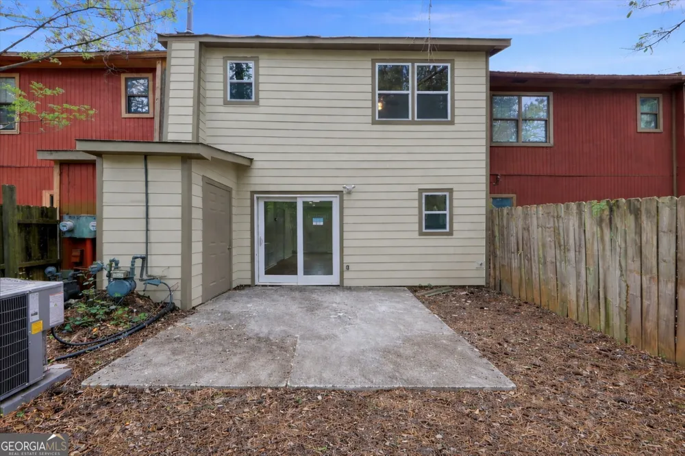 2050 Lenoa LN Austell, GA 30106