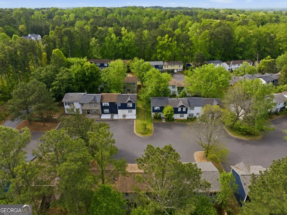 2050 Lenoa LN Austell, GA 30106