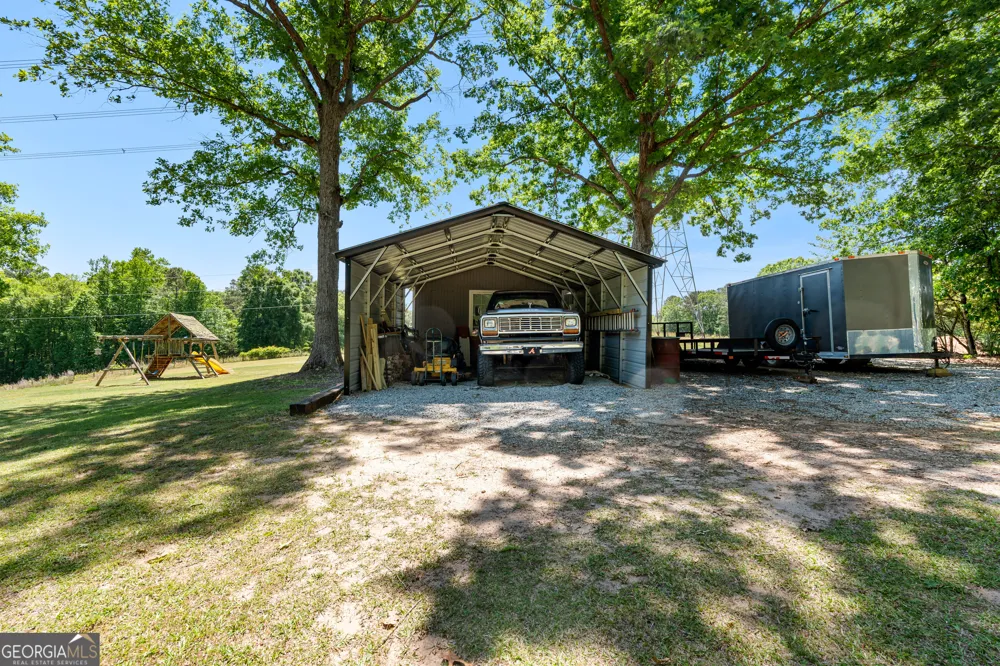 2086 Bethlehem Church RD Grantville, GA 30220