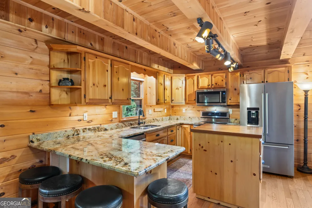 547 Echo RD Morganton, GA 30560