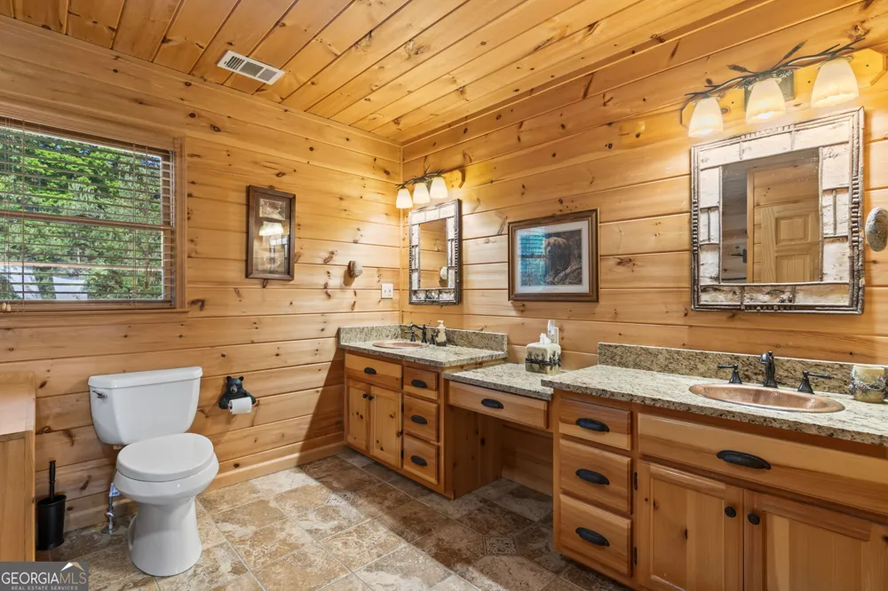 547 Echo RD Morganton, GA 30560