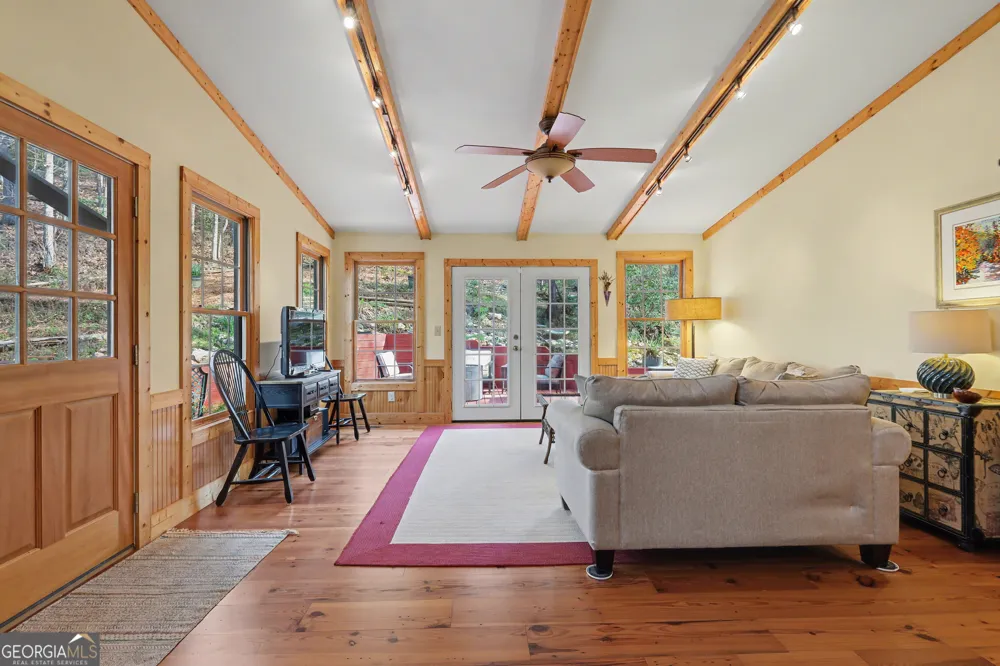 82 Buckeye LN Clayton, GA 30525