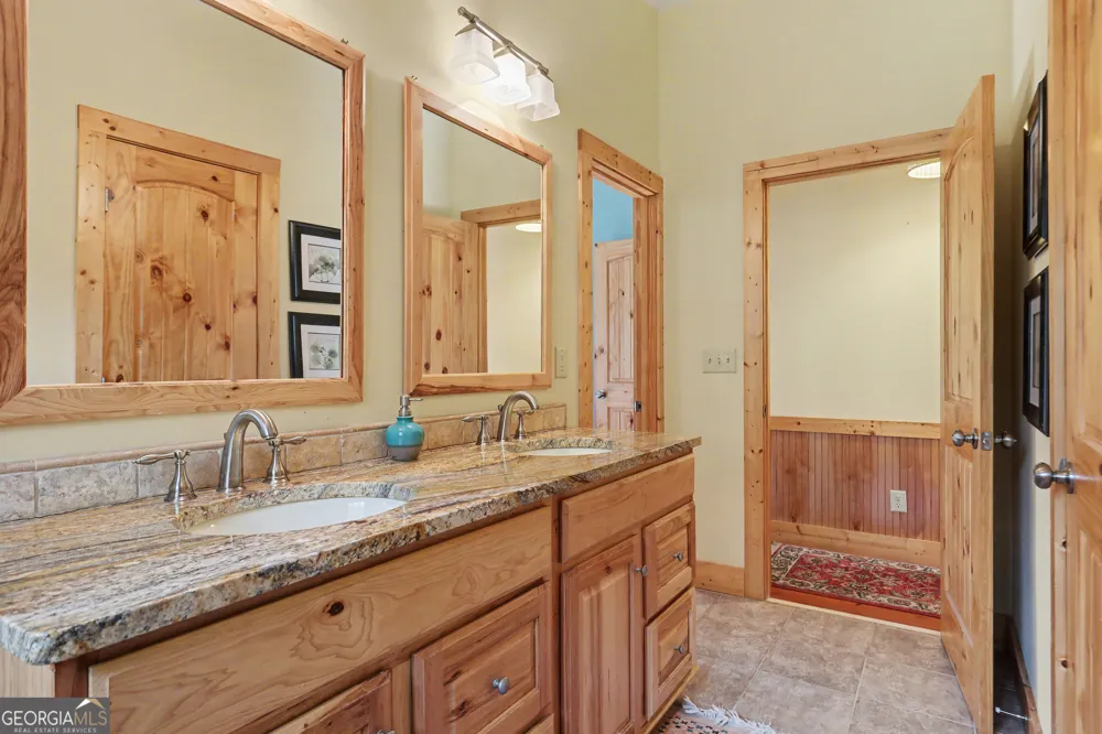 82 Buckeye LN Clayton, GA 30525