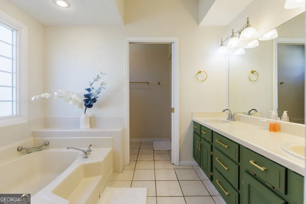 2825 Bud McKey CIR Valdosta, GA 31602